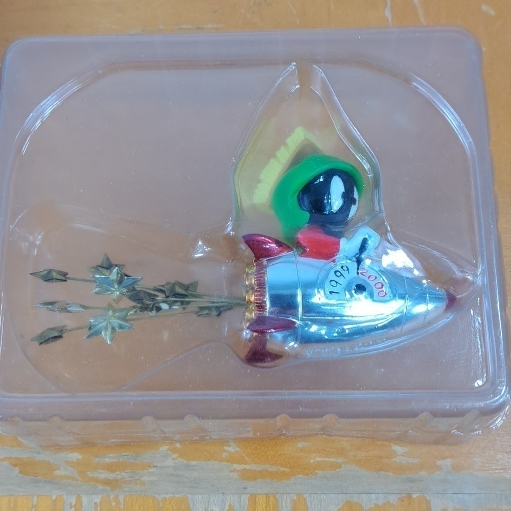 99-00 Marvin the Martian Mil-Looney -Um Rocket Christmas ornament New in Box - Picture 4 of 6